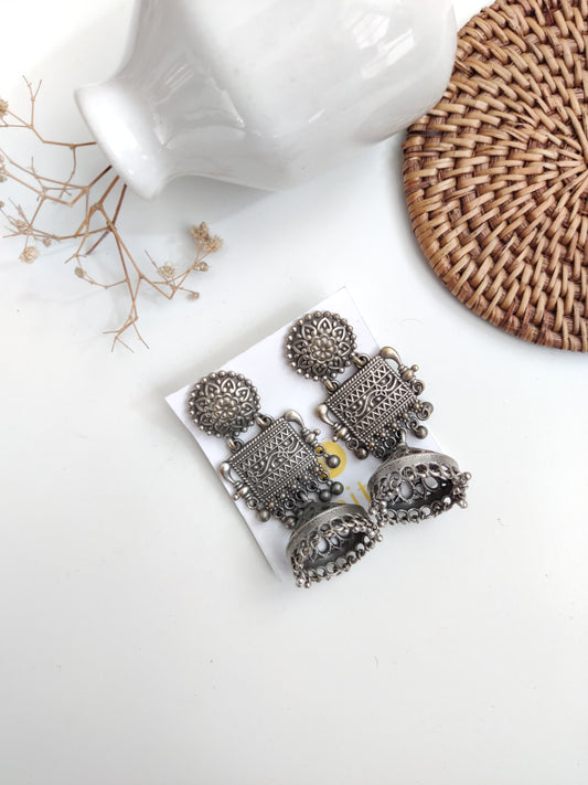 Eta Earrings