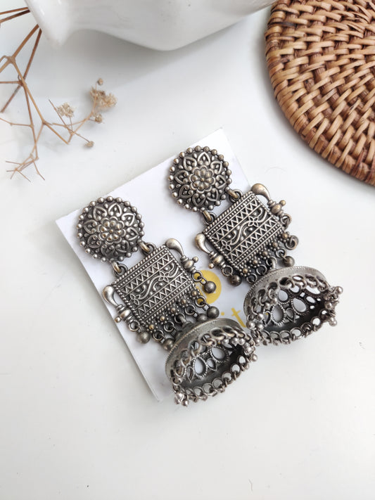 Eta Earrings