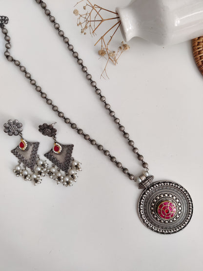 Dhruvi Necklace Set by Naitri - Necklace