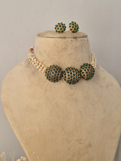 Gold-plated traditional Anushree necklace and earring set 