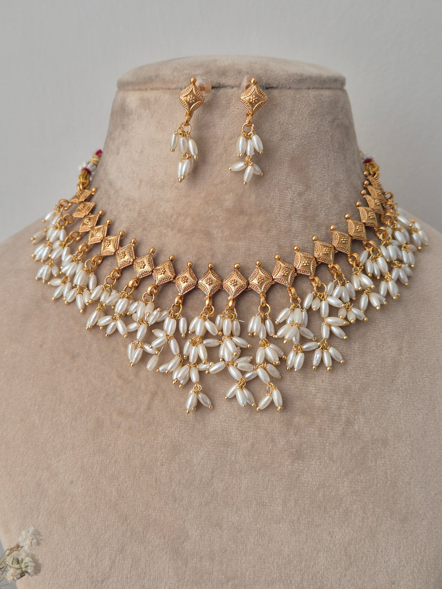 Gold and pearl jewelry for perfect ethnic events easy to carry, light weight, imitation jewellery by naitri.in