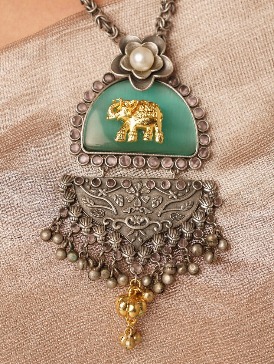 Vritika Necklace Set