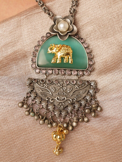 Vritika Necklace Set