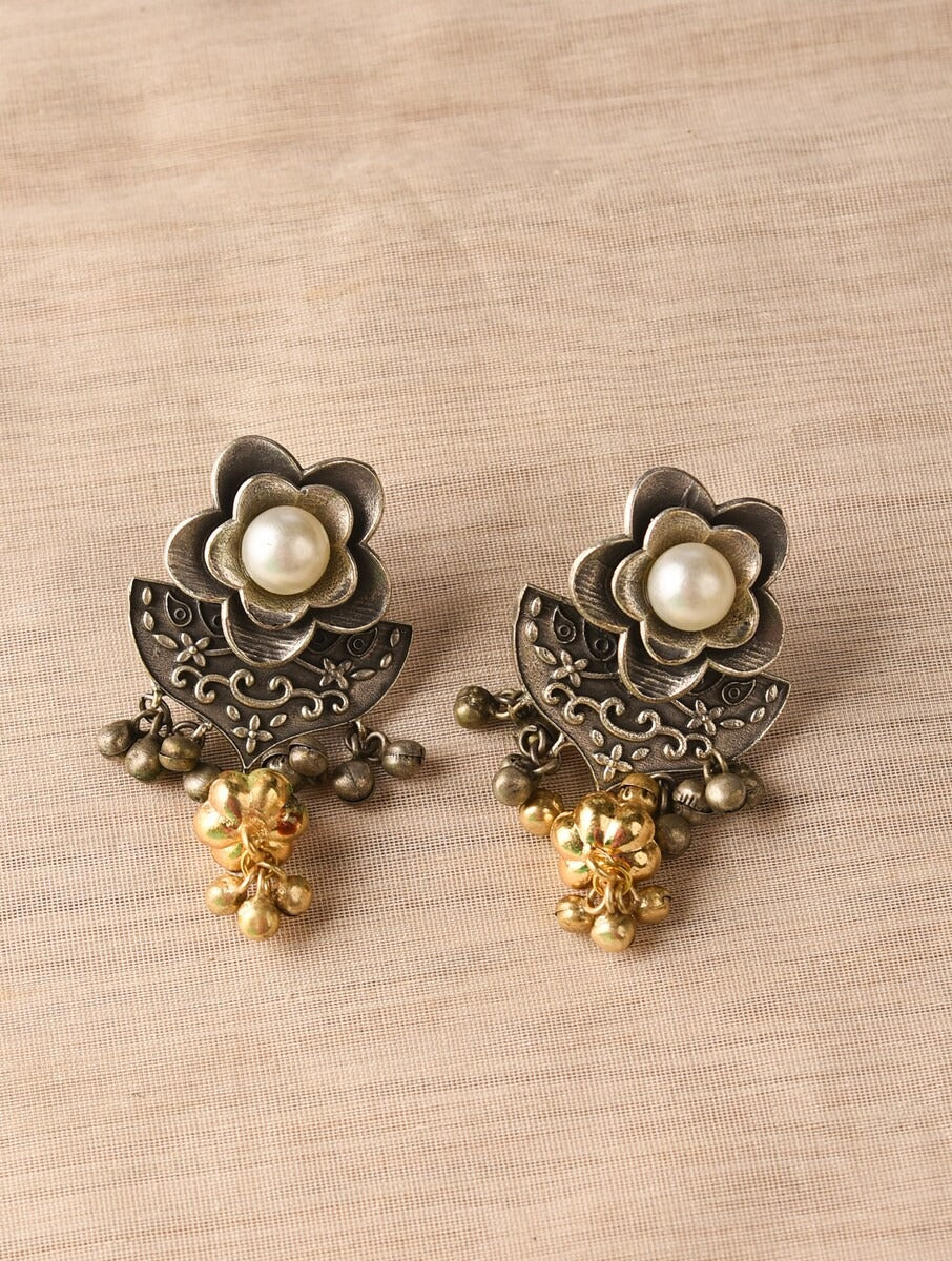 Vritika Necklace Set