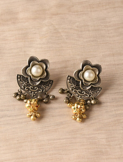 Vritika Necklace Set