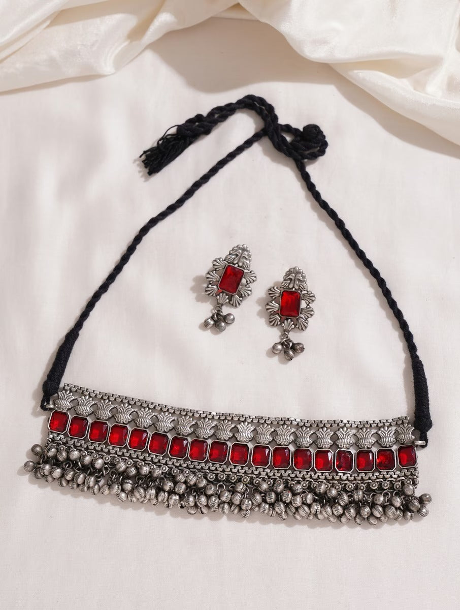 Pratima Necklace Set