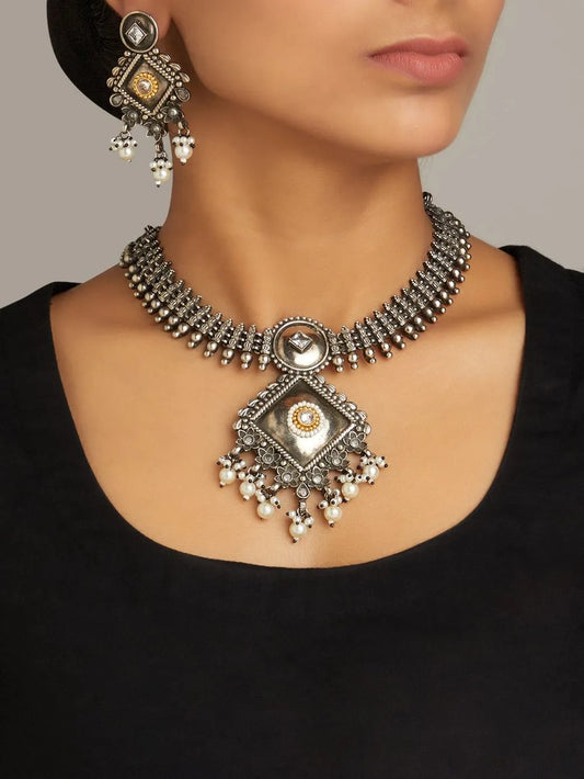 Grishma Necklace Set