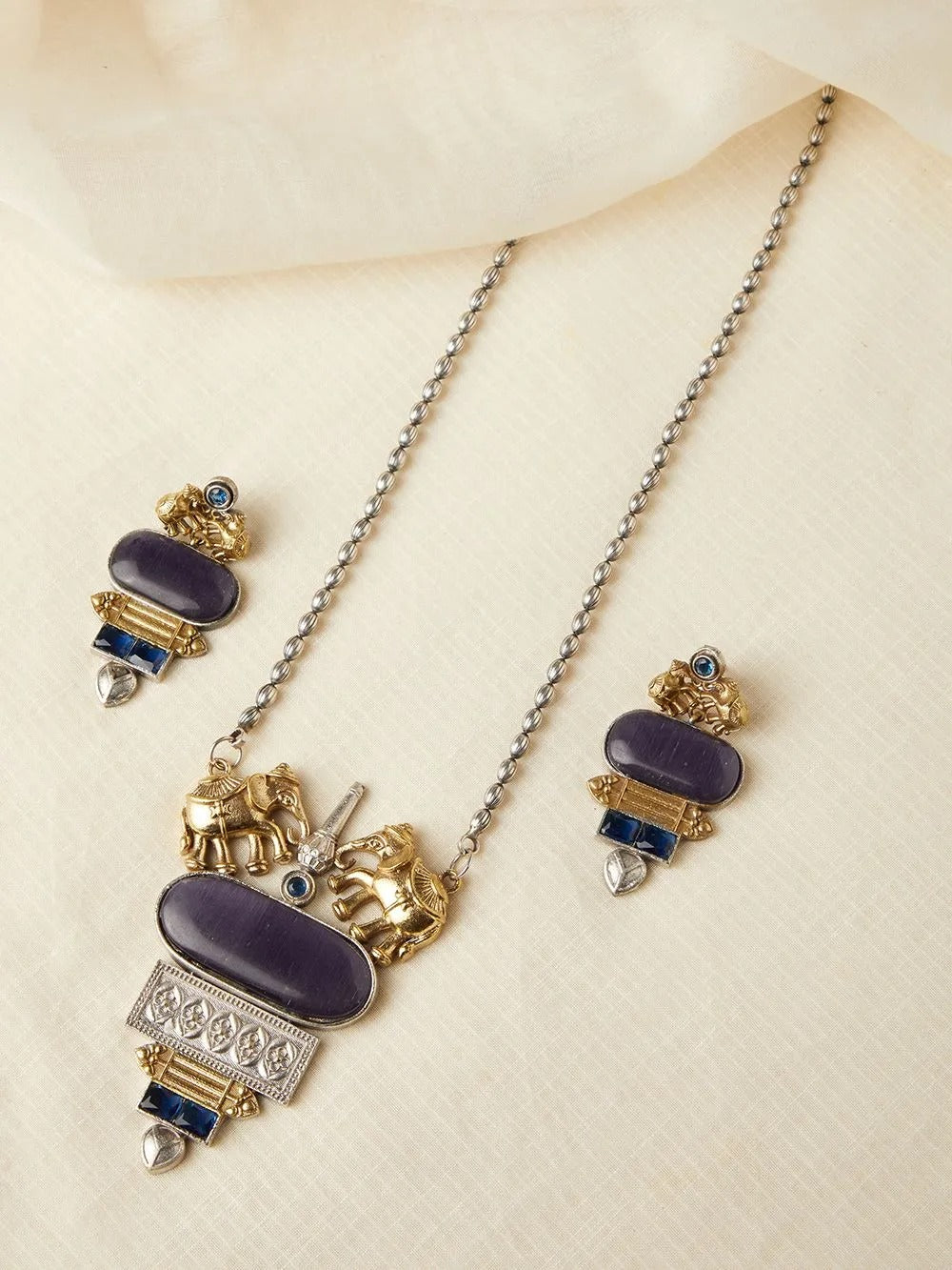 Ishvika Necklace Set