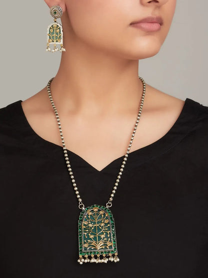 Falguni Necklace Set