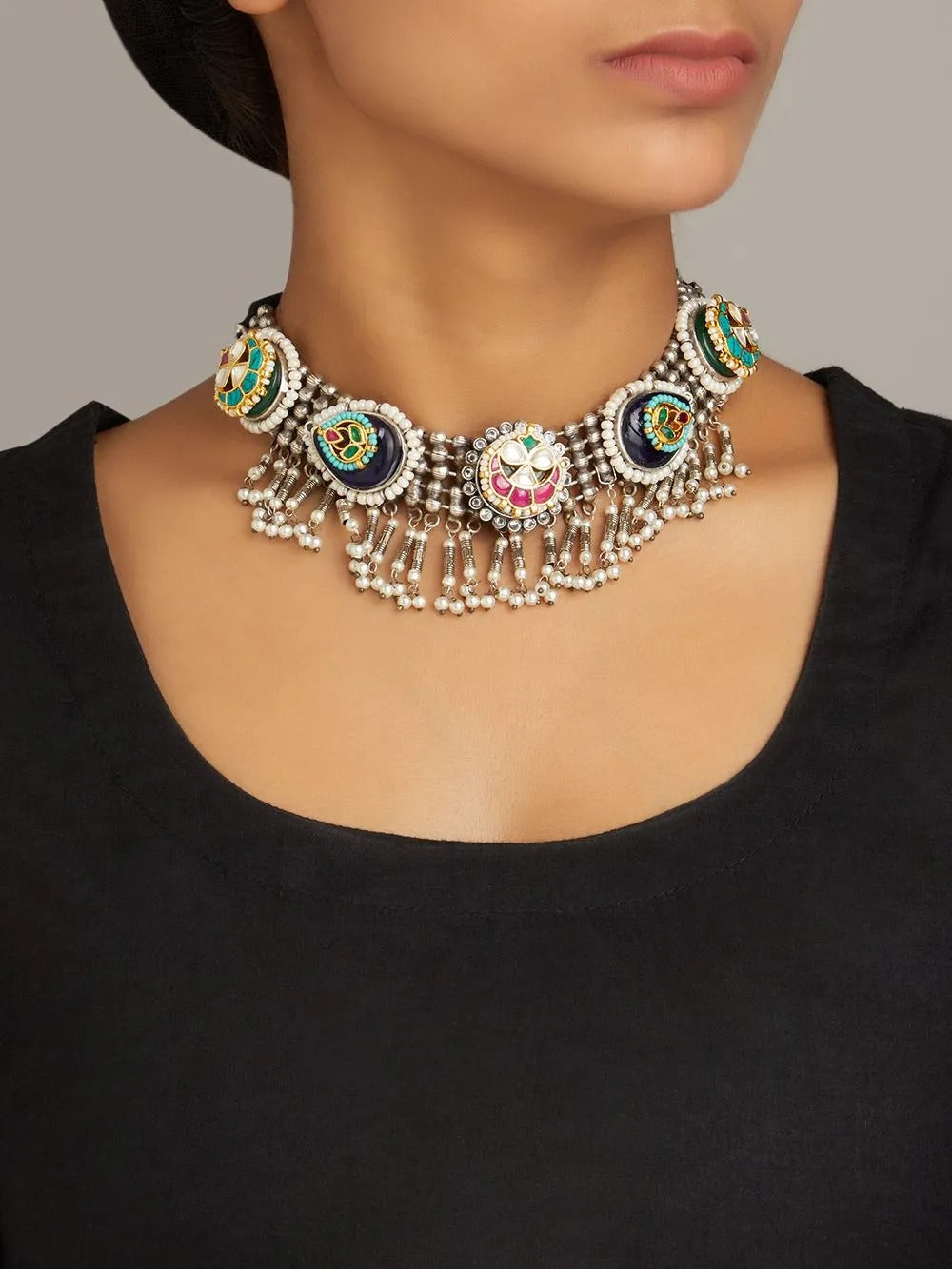 Jigyasa Choker