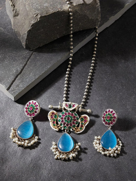 Omrita Necklace Set
