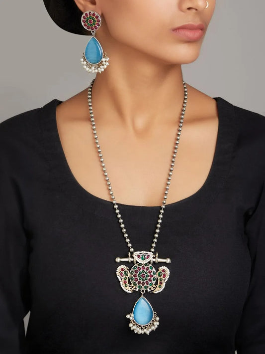 Omrita Necklace Set