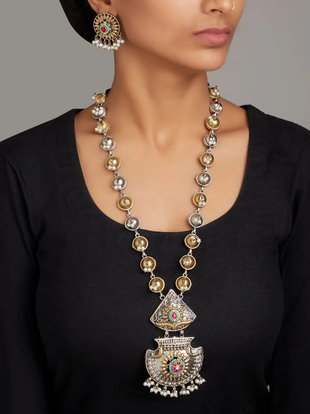 Dharmi Necklace Set